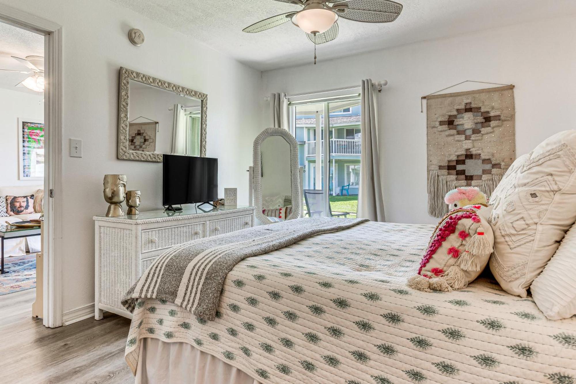 Eco-Bungalow Condo Pensacola Beach Access! 외부 사진