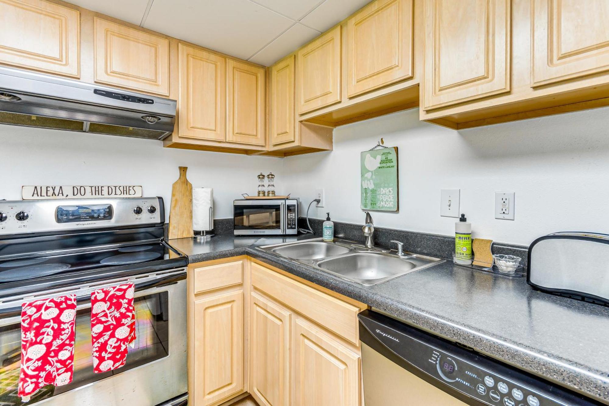 Eco-Bungalow Condo Pensacola Beach Access! 외부 사진